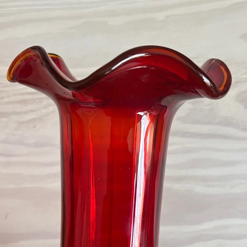 VTG 1940s August Hofbauer Beacon Glass Ruby Red Ruffled Vase Optic Amberina Glow